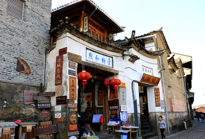 Heshun ancient town, addition to the beautiful scenery, more heavy ...