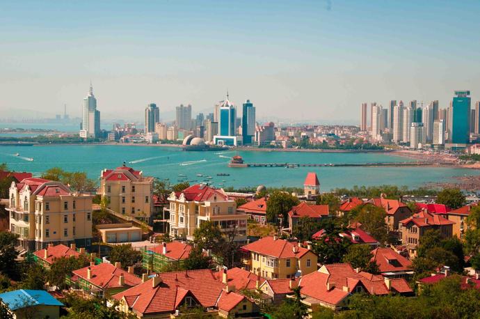 Take a walk in the old city of Qingdao and experience the beauty and ...