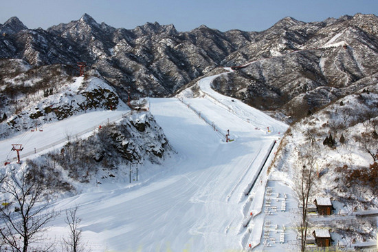 White Fantasy at the foot of the Great Wall - Huaibei International Ski ...