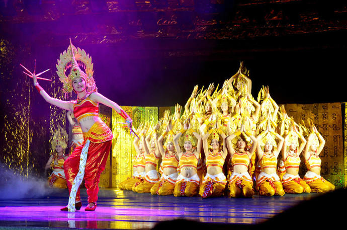 Xishuangbanna Raiders, the locals take you into the tropical rain ...